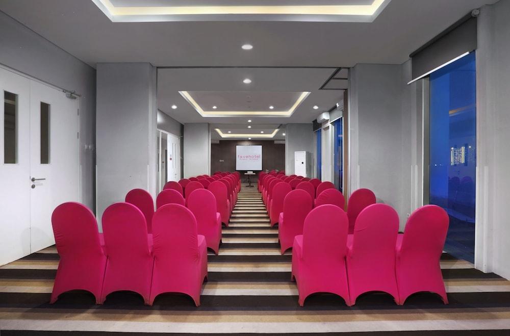 เฟฟโฮเต็ล รุงกุต สุราบายา Hotel ภายนอก รูปภาพ